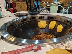 -哈尔滨烧烤·山河村铁锅炖(交大店)