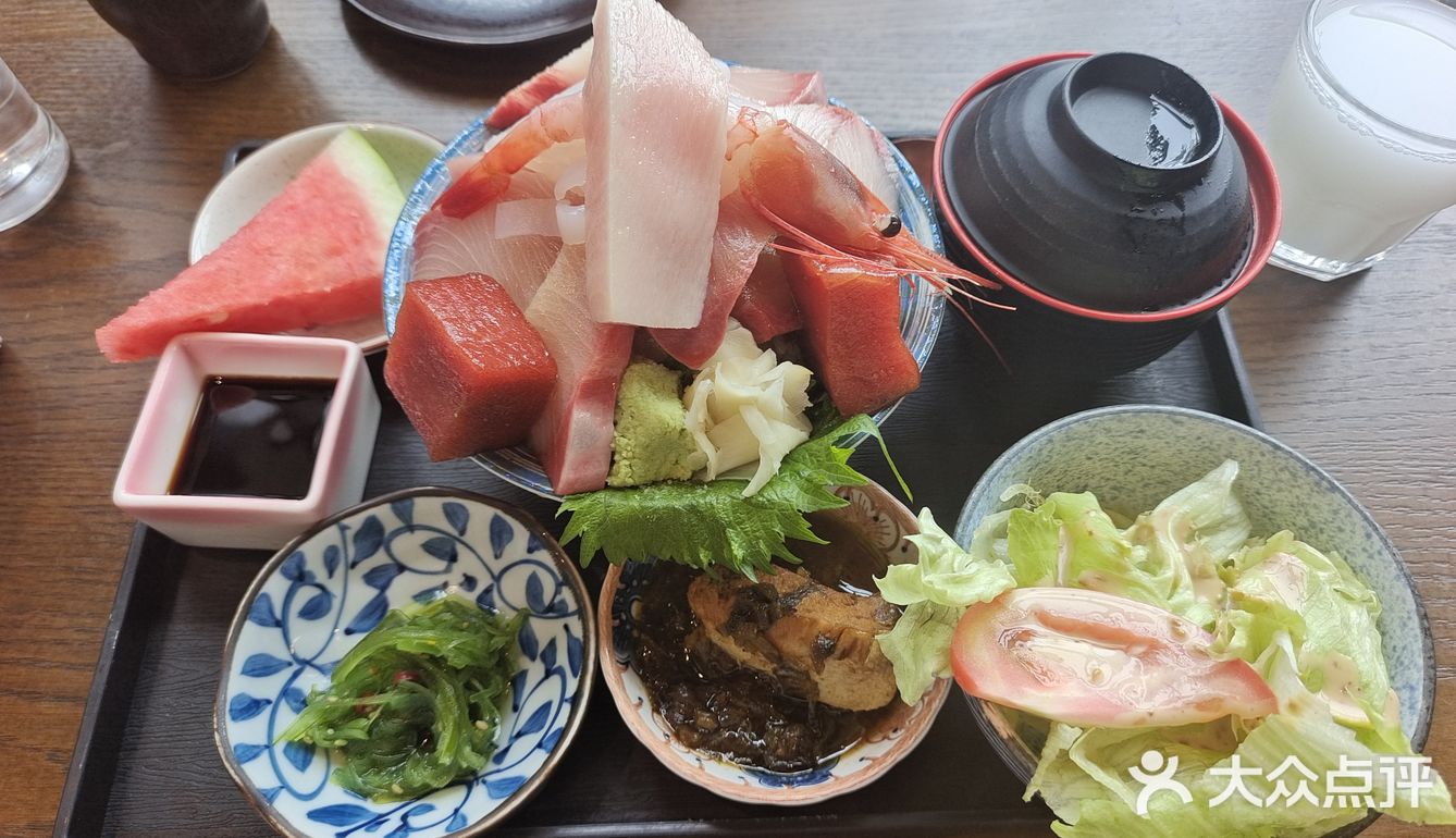 终于吃上竿屋的海鲜丼了谁羡慕🐟