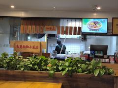 -呷佬·长沙手工米粉(金沙江路店)