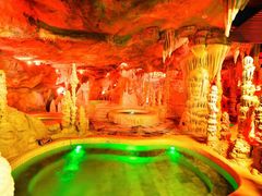 -泉城欧乐堡戏水湾艺术养生温泉