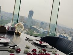 -Hi City·城市之巅