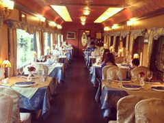 靠窗位-火车头法国西餐厅