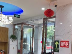 -休记光头香辣蟹干锅(绵竹店)