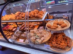 -巴黎贝甜(大宁国际商业广场店)