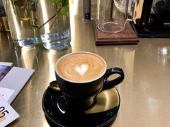 拿铁咖啡-The Coffee Academïcs(铜锣湾店)