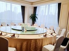 -双子楼大酒店(城开国际写字楼店)