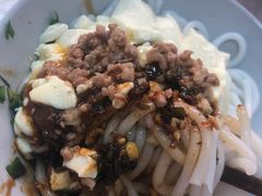 -辣辣小吃豆花米线(大观篆新农贸市场店)