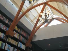 -钟书阁(松江泰晤士小镇店)