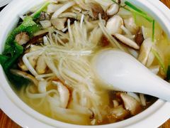 鲜菌米粉-大茴香越法料理(SOHO复兴店)