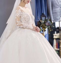 -艾米丽婚纱礼服