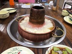 -撮一顿纳西铜火锅