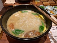-银米·云南传统过桥米线(双廊黑金冠店)