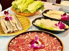 -鲜入围煮花胶鸡海鲜火锅