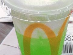 甜品站蜜瓜口味麦旋酷-麦当劳(浦珠路得来速店)