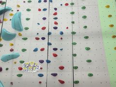 -蓝天攀岩-青少年训练(罗湖益田假日广场店)