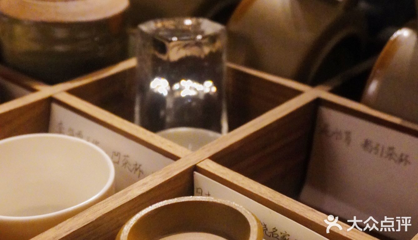 成都探店｜一家藏在老街里暗色系咖啡与酒bar