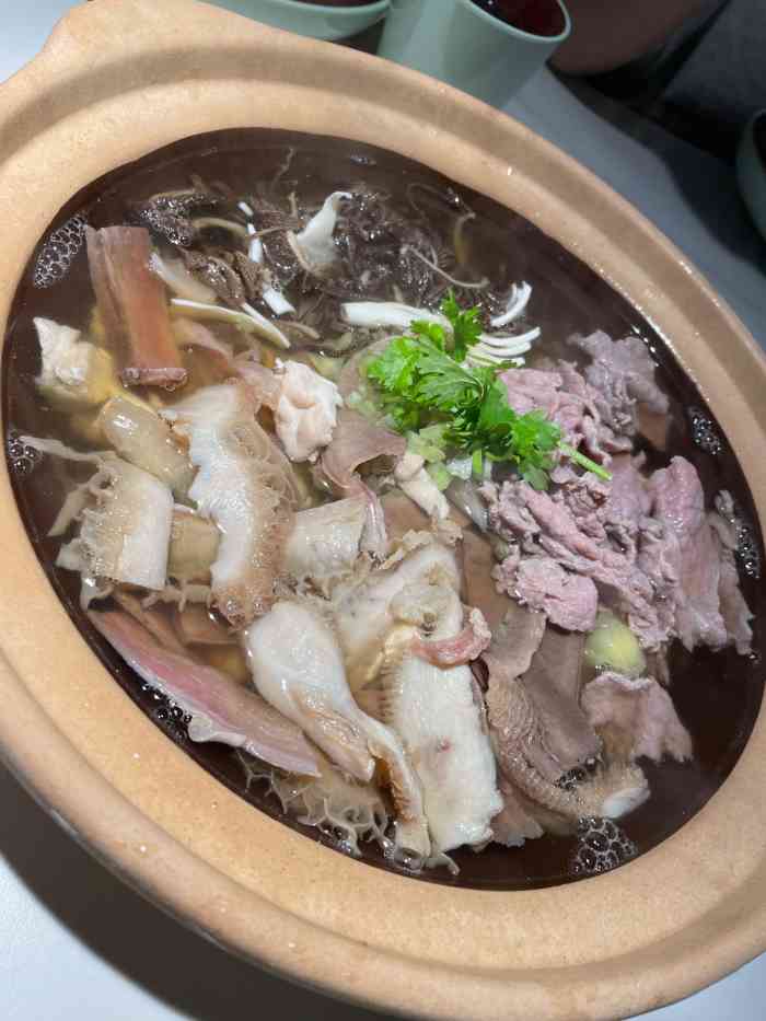 俏蜀妹酒館·蹺腳牛肉·江湖川菜(四平路店)