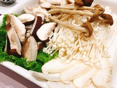 菌菇四拼-鼎鼎香·港式火锅(北京SKP店)