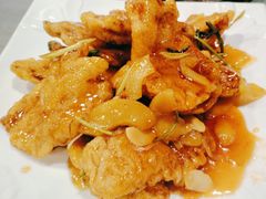 黄桃锅包肉-听涛雅苑百味饺子老家菜馆