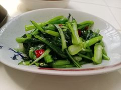 -阿瓦山寨·湘菜现炒·剁椒鱼头王(咸阳总店)