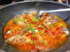 剁椒鱼头-俏湘厨•地道湘菜(北洼路店)