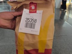 -麦当劳(上海虹桥站30B检票口楼上)