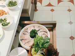 -洪氏嗨捞·广东猪肚鸡·椰子鸡火锅(西咸万象城店)