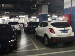 -梅赛德斯奔驰文化中心·停车场