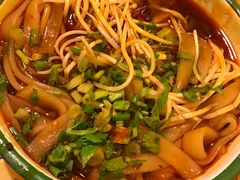 -拈签一笑黄牛肉辣卤串串
