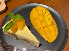 -Chom Cafe and Restaurant