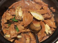 笋干烧肉炆鲜鲍-食锦记·福建私房菜(浦西万达店)