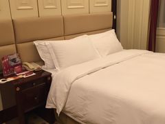 -深圳富苑皇冠假日套房酒店