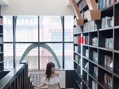 -钟书阁(松江泰晤士小镇店)