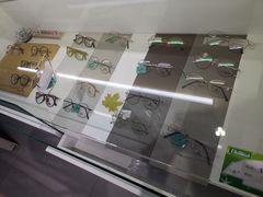 -提一眼镜·蔡司·依视路(小寨店)