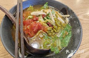 Tomato Spicy Bamboo Shoot Noodles
