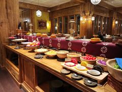 自助取餐区-松赞拉萨林卡酒店