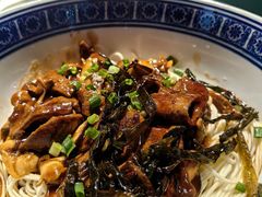 蛤蜊猪肝拌面+虎皮蛋-沪西老弄堂面馆(定西路店)