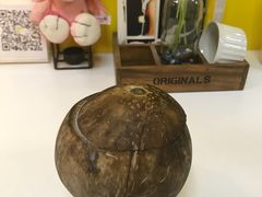 -志龙皇冠吃货椰子铺