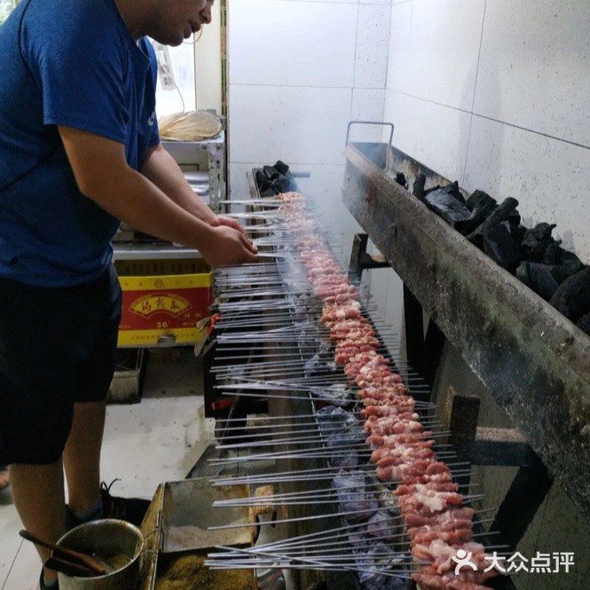 水子烧烤自助取餐区图片
