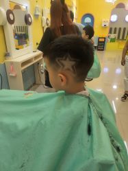 -爆米花儿童美发乐园