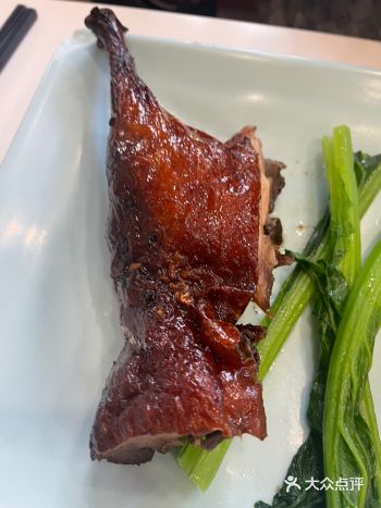 港饮港食老连锁店了，经常去吃，今天推荐一个鸭腿饭
