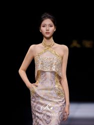 点击看大图 -Renee芮亦婚纱