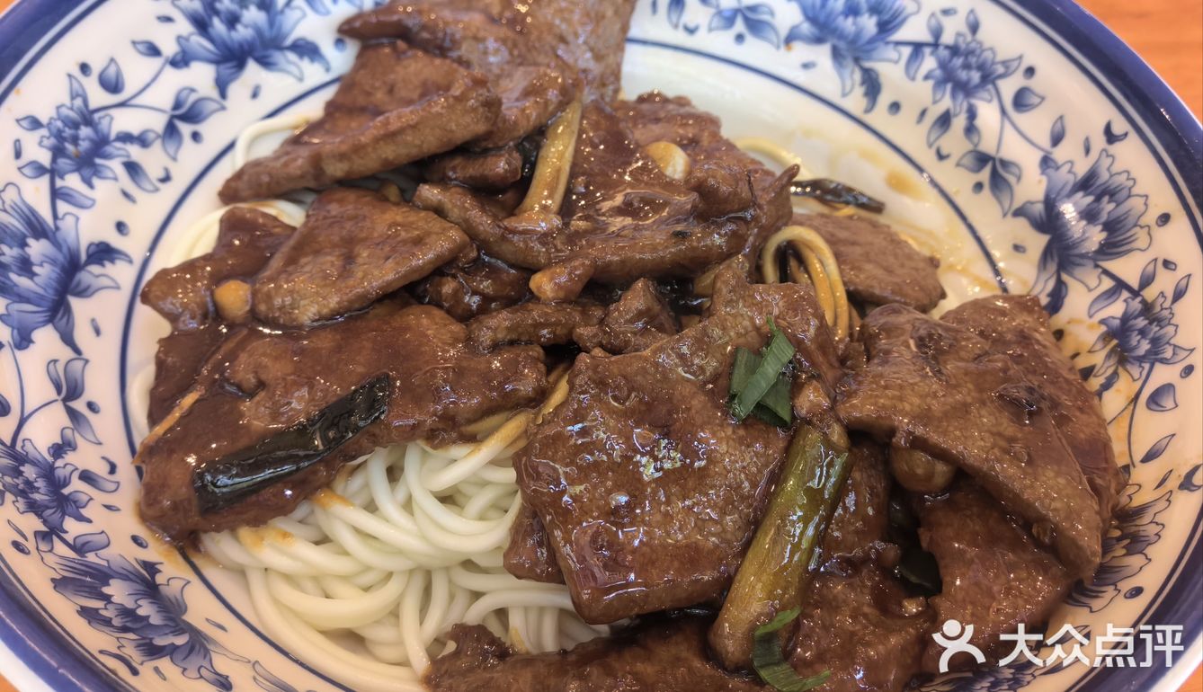 开了几十年的老店是否还是天平路的辣肉面大王？