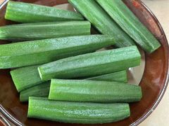 -猪三哥肥肠鸡川菜小炒