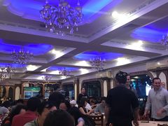 等位区-维吾尔餐厅(宜山路店)