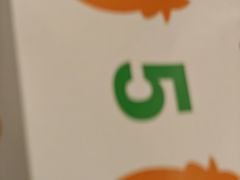 -麦当劳(上海虹桥站30B检票口楼上)