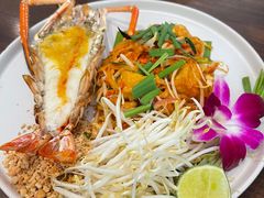 -Chom Cafe and Restaurant