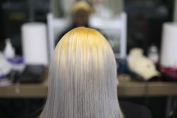 -变画·发型STUDIO