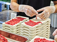 -来龍儿鲜切牛肉自助老火锅