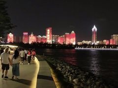 -万绿园